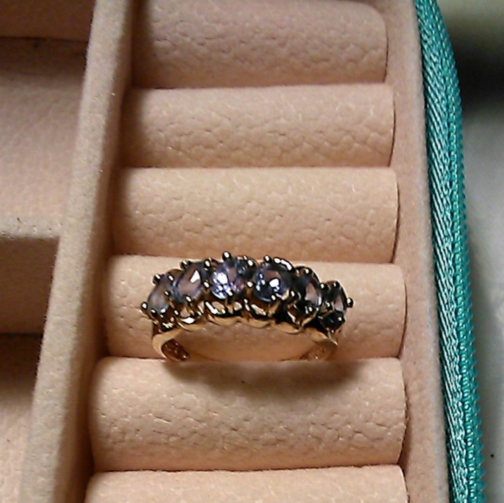 GORGEOUS 10 KT GOLD TANZINITE RING 5 1/4 (6 RARE STONES) RARER THAN DIAMONDS) - Picture 2 of 11